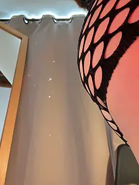 curchez  online show from September 23, 7:50 pm