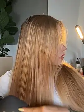 curchez  online show from March 30, 9:27 pm