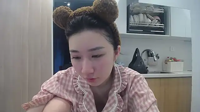 Asiagirll online show from May 25, 10:38 pm