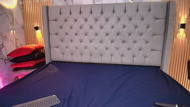 Eva MilfF online show from April 1, 1:01 pm