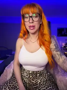 Pia July  online show from January 16, 9:08 pm