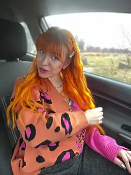 Pia July  online show from January 23, 12:30 pm