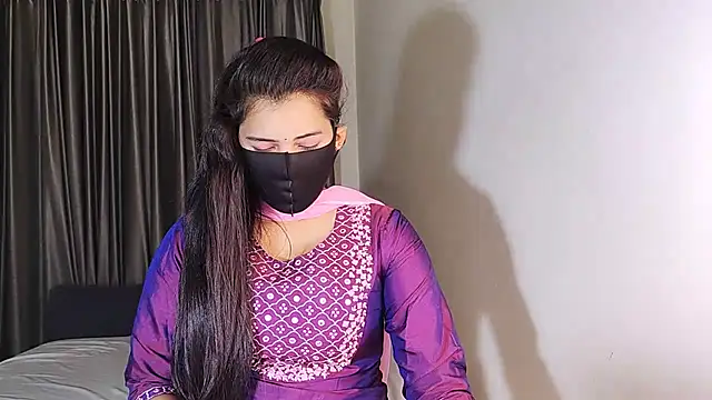 YourLovelyQueen online show from January 22, 7:56 pm