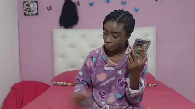 Snapshot of braguitashumedas chatting on October 31, 2:34 am braguitashumedas online show from October 31, 2:34 am