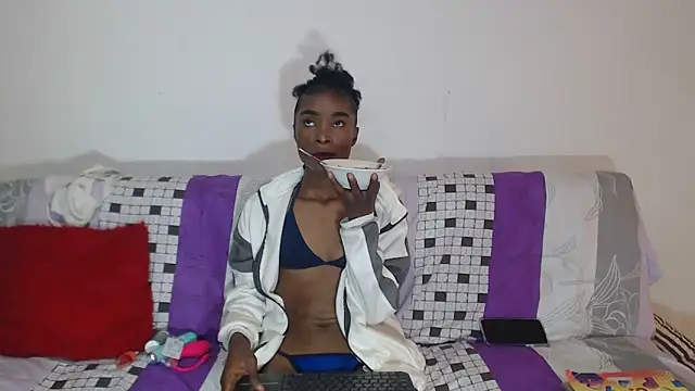 Snapshot of braguitashumedas chatting on February 17, 1:51 pm braguitashumedas online show from February 17, 1:51 pm