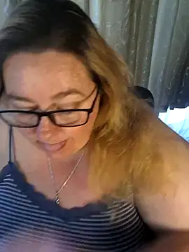 Iceprincess2bad4u online show from April 12, 5:23 am