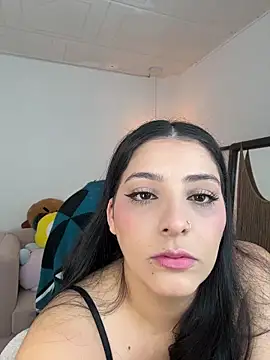 Snapshot of YummyAnna_ chatting on November 7, 5:35 pm YummyAnna online show from November 7, 5:35 pm