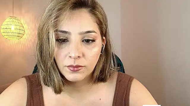Snapshot of YummyAnna_ chatting on June 12, 7:57 pm YummyAnna online show from June 12, 7:57 pm