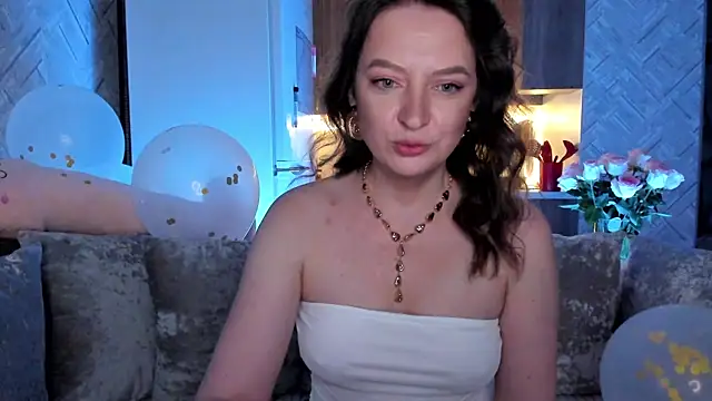 Snapshot of EvaBarsa_ chatting on July 8, 1:43 am EvaBarsa online show from July 8, 1:43 am