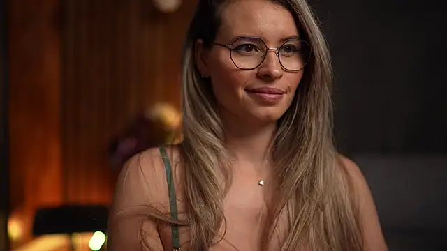 BrandyWhite online show from March 6, 8:08 am