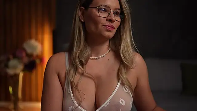 BrandyWhite online show from January 17, 5:01 am