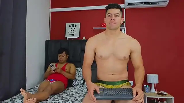 FelipeAndMarcello3 online show from January 27, 2:35 pm