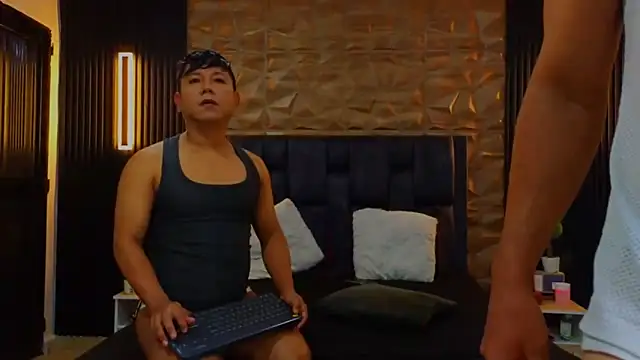 FelipeAndMarcello3 online show from February 18, 2:16 pm