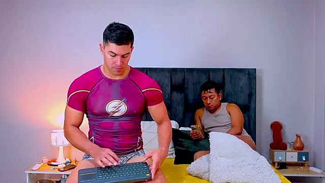 FelipeAndMarcello3 online show from April 20, 2:09 pm