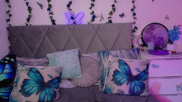 Snapshot of LexY- chatting on February 13, 8:38 pm LexY- online show from February 13, 8:38 pm