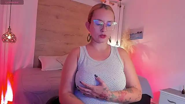 halaaa 1 online show from April 7, 7:03 pm