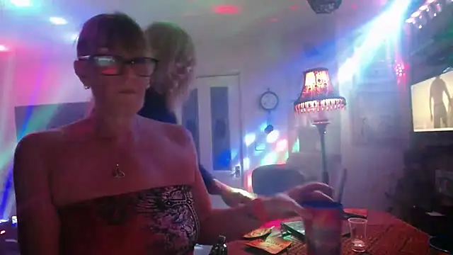 COUPLE4VOYEUR01 online show from September 27, 6:57 pm