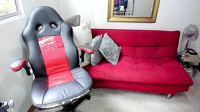 NicolettColin online show from March 20, 4:20 pm