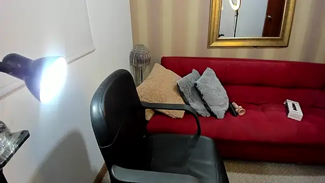 NicolettColin online show from February 22, 5:33 pm