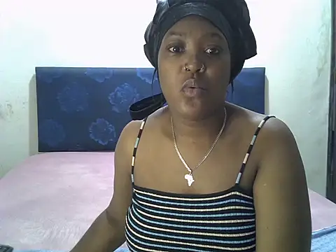 Snapshot of Spice202 chatting on October 2, 6:37 pm Spice202 online show from October 2, 6:37 pm