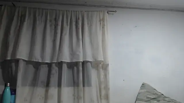 Snapshot of HellenMiyer1111 chatting on October 22, 2:23 am HellenMiyer1111 online show from October 22, 2:23 am