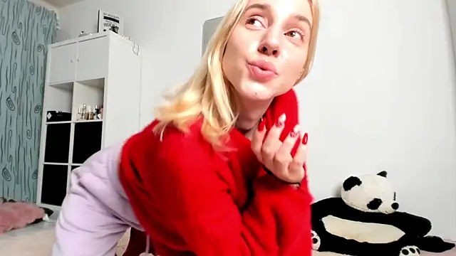 KenzieDawton online show from December 13, 4:54 am