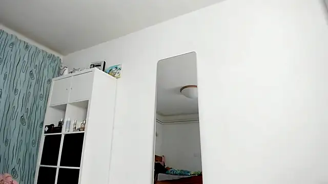 KenzieDawton online show from December 14, 5:02 am