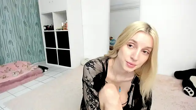 KenzieDawton online show from June 7, 12:31 pm