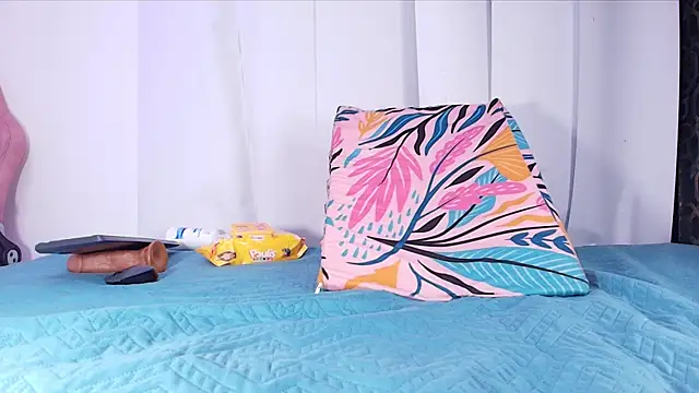 Snapshot of raven_lilith_ chatting on October 22, 3:18 am raven lilith online show from October 22, 3:18 am