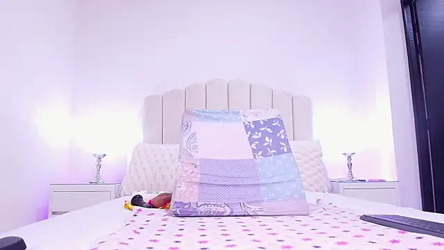 Snapshot of raven_lilith_ chatting on October 31, 3:18 am raven lilith online show from October 31, 3:18 am