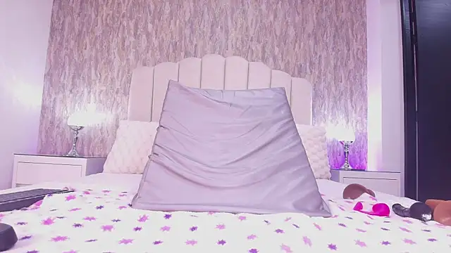 Snapshot of raven_lilith_ chatting on November 12, 3:18 am raven lilith online show from November 12, 3:18 am