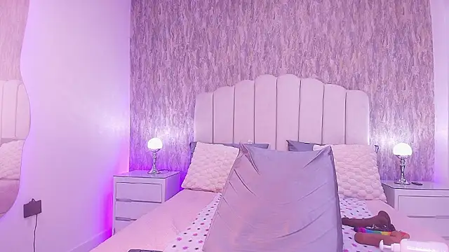 raven lilith  online show from February 6, 3:22 am