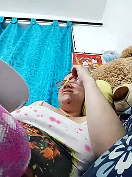 Snapshot of karlythoth@xh chatting on April 27, 8:51 pm karlythothxh online show from April 27, 8:51 pm