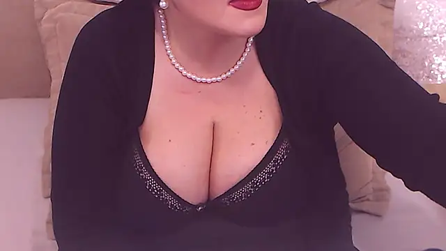 Snapshot of RebeccaNoble chatting on January 16, 5:01 pm RebeccaNoble online show from January 16, 5:01 pm