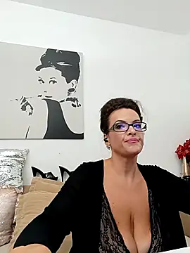 Snapshot of RebeccaNoble chatting on October 5, 11:41 am RebeccaNoble online show from October 5, 11:41 am