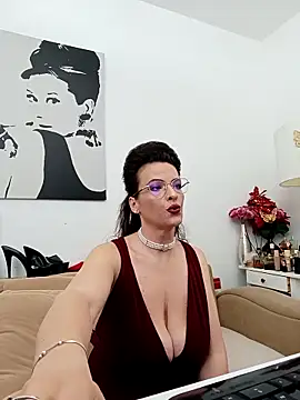 RebeccaNoble online show from May 8, 9:20 pm