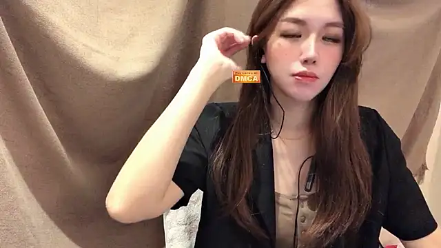 Snapshot of Tw_Zoella chatting on December 13, 6:42 am Tw Zoella online show from December 13, 6:42 am