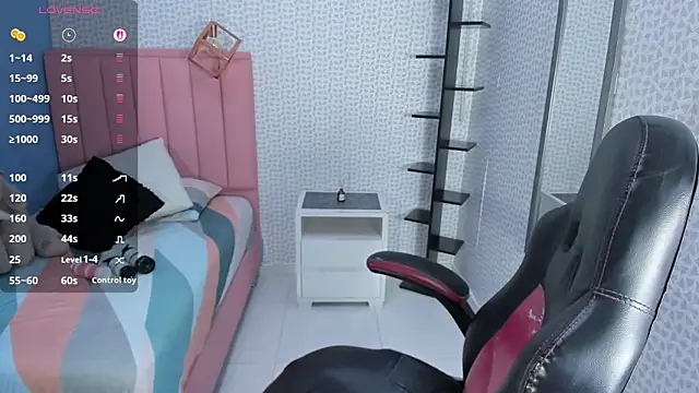 Snapshot of BIANCAROY1 chatting on November 6, 12:06 pm BIANCAROY1 online show from November 6, 12:06 pm