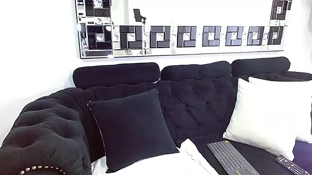 NatyTaylor online show from November 14, 8:07 pm