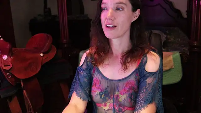 Snapshot of thornburyrose chatting on September 26, 1:42 am thornburyrose online show from September 26, 1:42 am