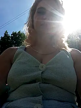 Snapshot of JennyOMay chatting on July 15, 4:40 am JennyOMay online show from July 15, 4:40 am