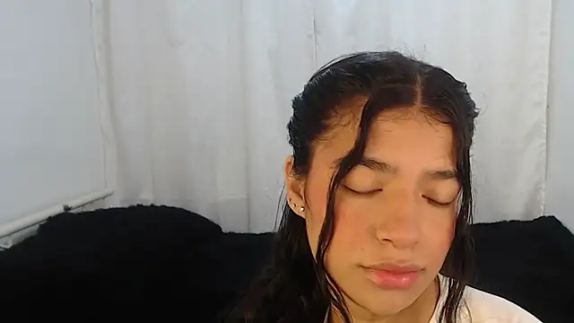 Snapshot of Liz_Galactic chatting on December 15, 6:59 pm Liz Galactic online show from December 15, 6:59 pm