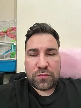 Miguelpm04 online show from February 25, 1:43 pm