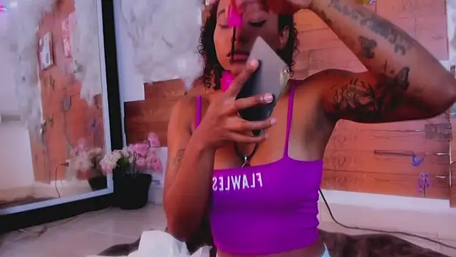 kelly thomson online show from February 21, 3:32 pm