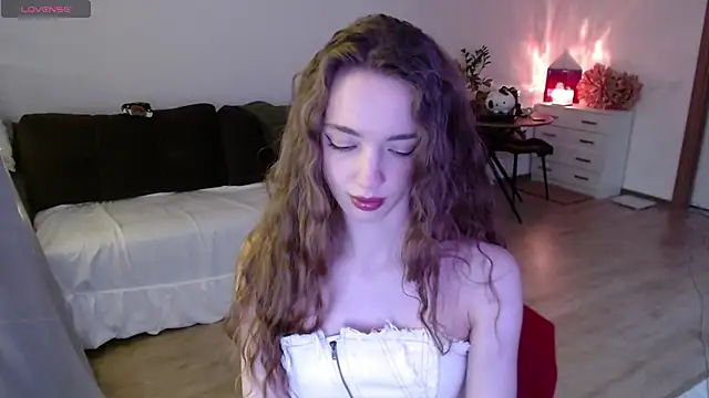 Snapshot of Weeissy chatting on December 1, 5:02 pm Weeissy online show from December 1, 5:02 pm