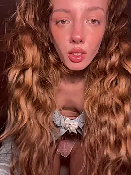 Snapshot of Weeissy chatting on November 16, 8:14 pm Weeissy online show from November 16, 8:14 pm