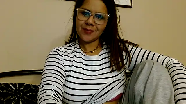 Sara Brandon online show from February 15, 1:46 am