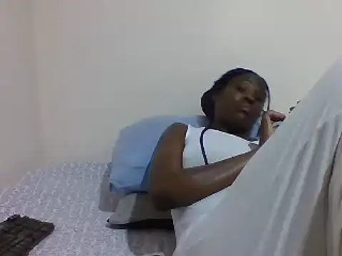 Snapshot of sweetelle09 chatting on February 16, 7:38 pm sweetelle09 online show from February 16, 7:38 pm