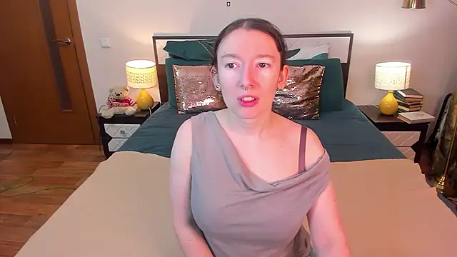 Snapshot of CatherineWalls chatting on February 9, 4:38 am CatherineWalls online show from February 9, 4:38 am