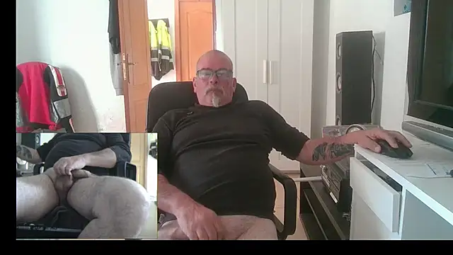 Snapshot of 0oscar_xxx chatting on March 26, 4:12 pm 0oscar xxx online show from March 26, 4:12 pm